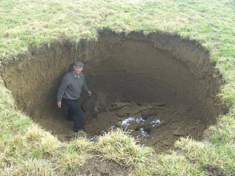 Erdfall Hühnerbrunnenhof